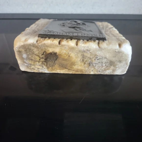 Vintage Paperweight / Bookend of Abraham Lincoln 5" - Picture 5 of 6